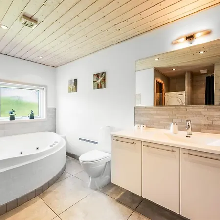 別荘 Fritzi - 1-7km From The Sea By Interhome *